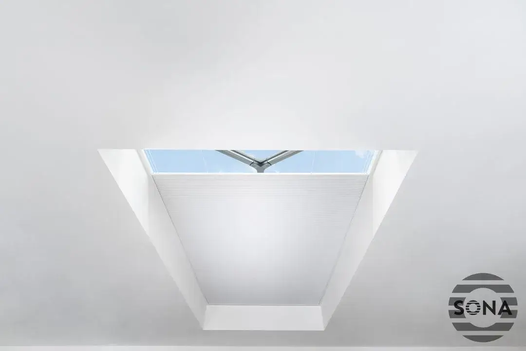 showing a closed electric lantern blind from sona